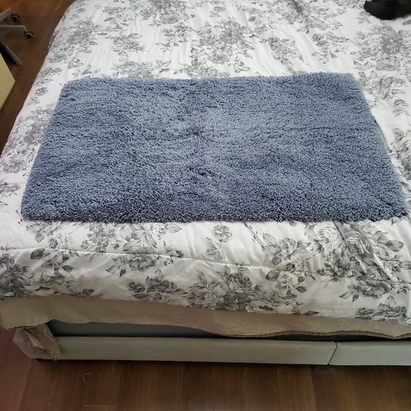 Extra Large Shaggy Plush Blue Bath Mat 24 in x 39 in Ultra Soft Non-Slip Backing - Picture 1 of 2